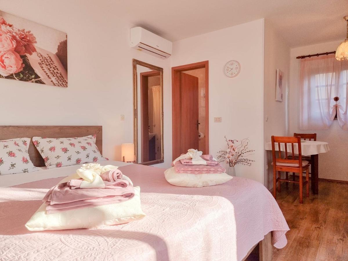 Giuli Apartment Novigrad Istria Exterior foto